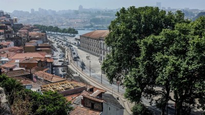 Estrada junto ao rio Douro, Porto